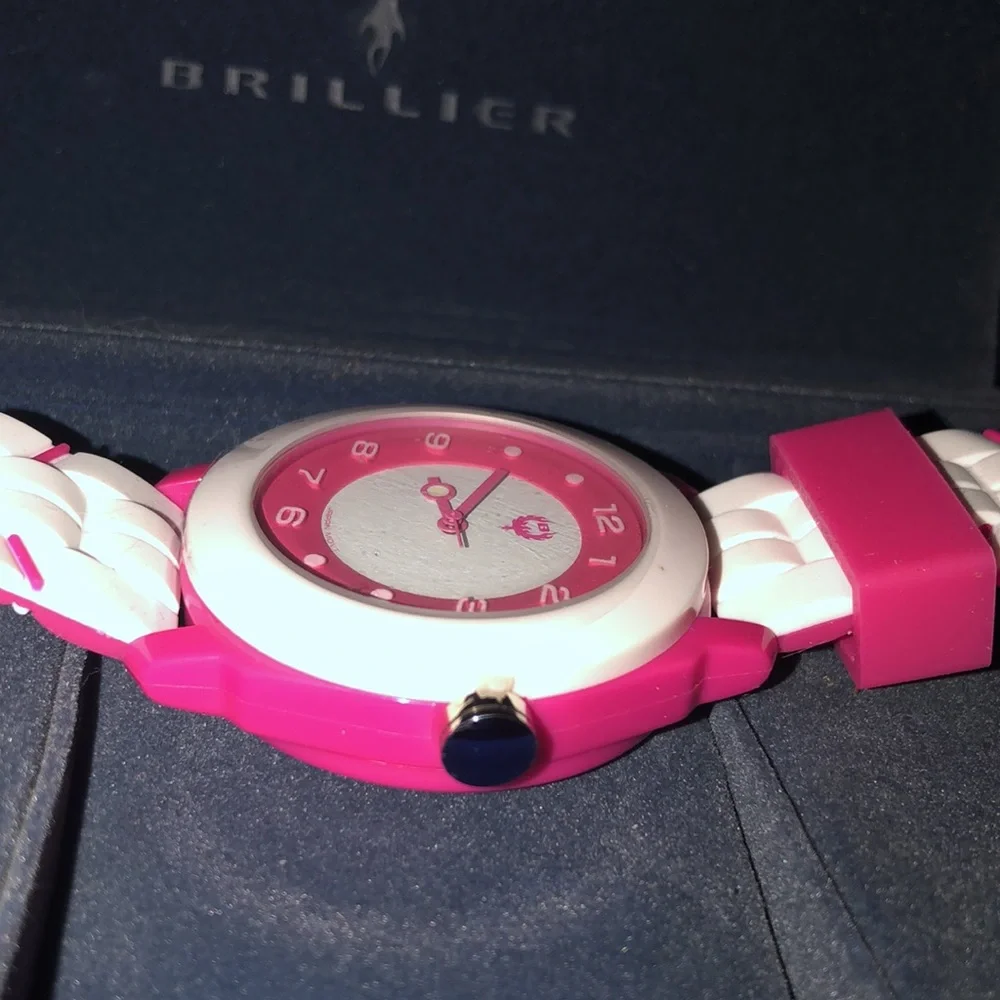 Brillier watch and storage box retro style needs battery